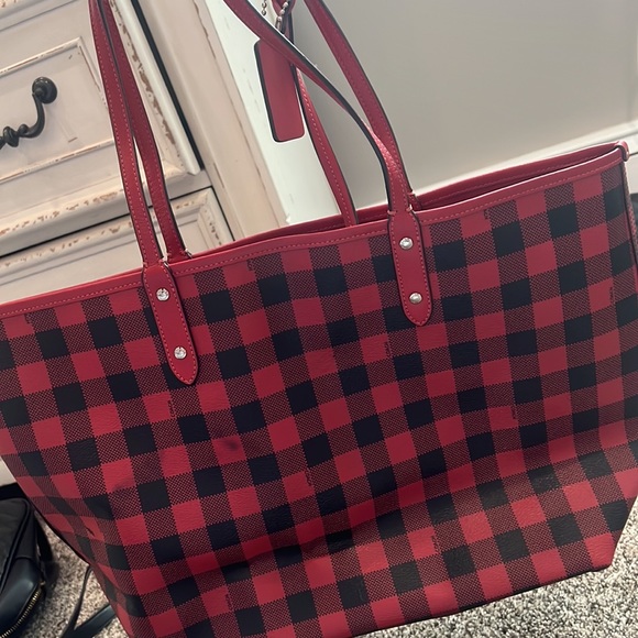 Coach bag with wristlet attached - Picture 4 of 5